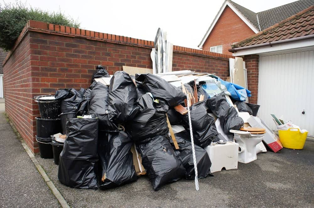 Learn 5 tips for proper household waste disposal. Keep your home clean and healthy, and protect the environment. Start proper waste management today!