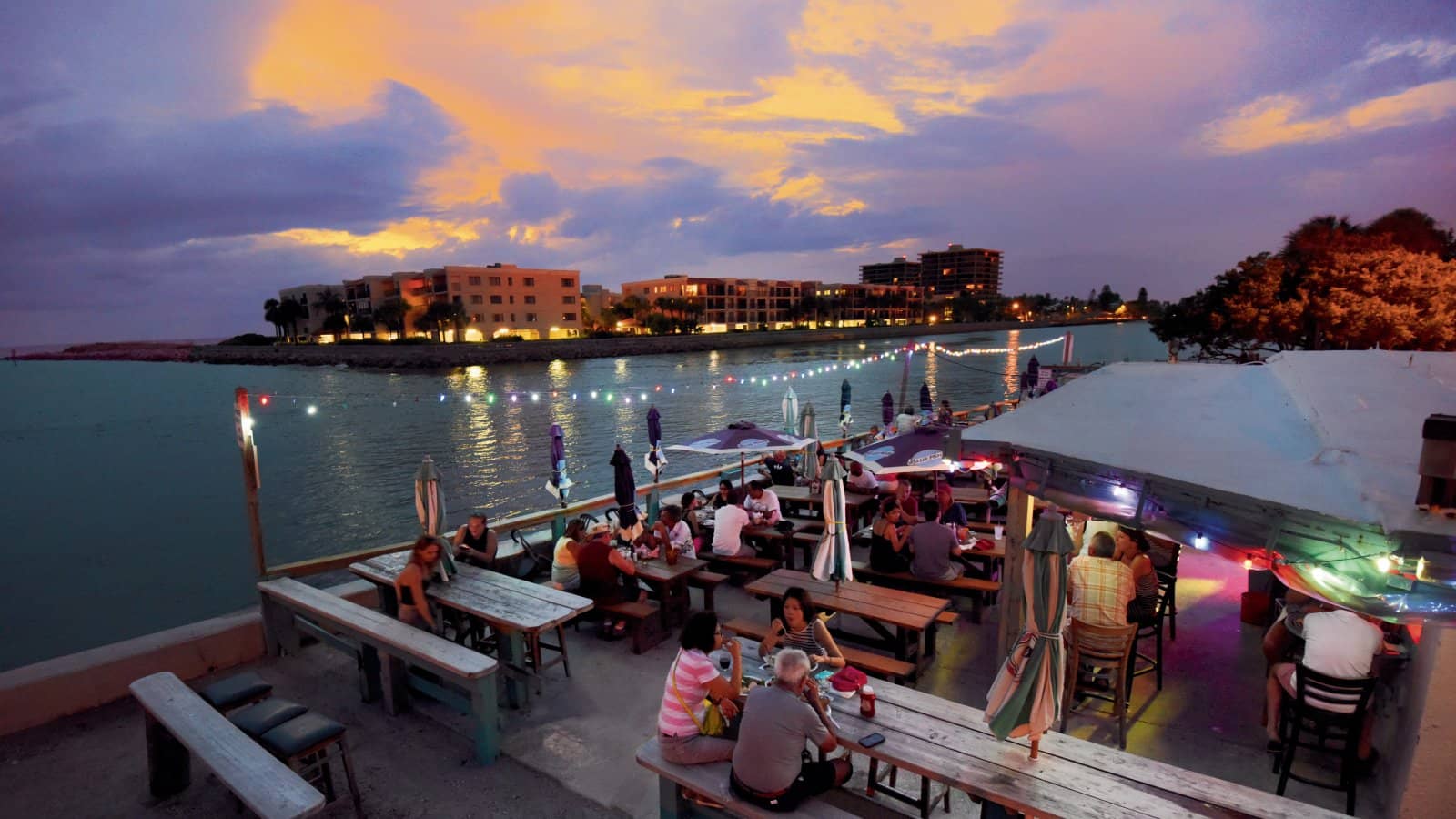 food and Dining at Waterfront Restaurants