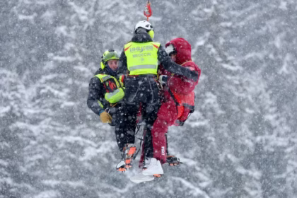 image after the lindsey vonn crash, rescue on site